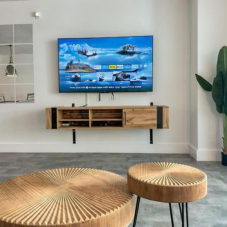 Apartamento Elegant Centric Vibrant Pool Jacuzzi Free Parking Miami Exterior foto