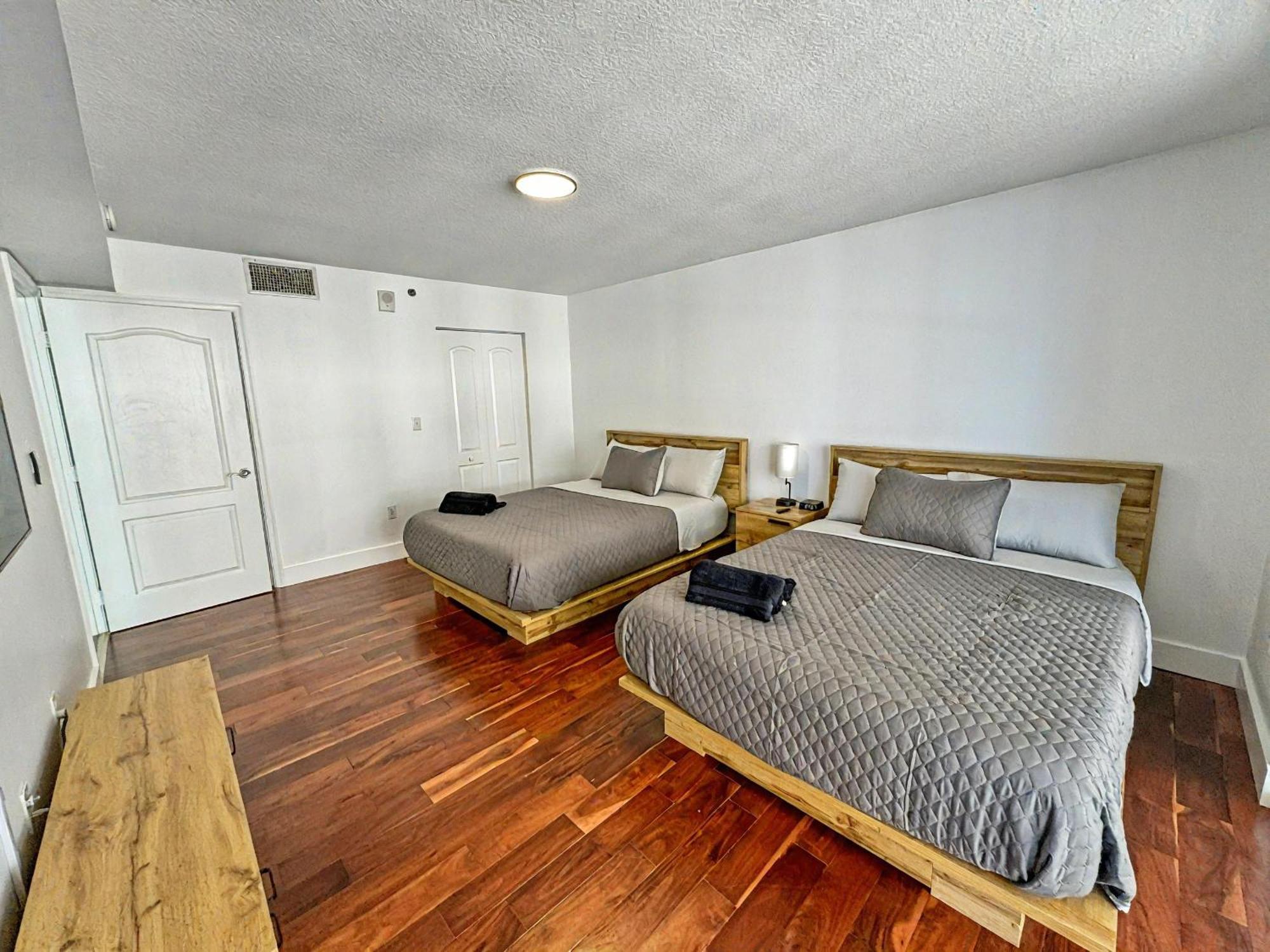 Apartamento Elegant Centric Vibrant Pool Jacuzzi Free Parking Miami Exterior foto